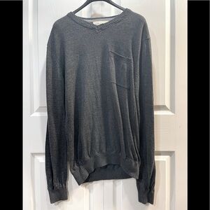 UrbanMan V neck sweater Mens Size Large